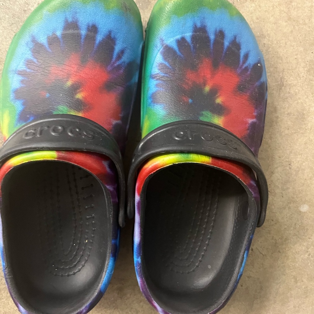 Crocs tie dye